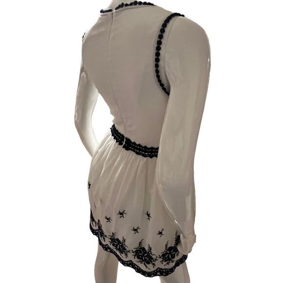 Altae’d State Mini Sundress Dress White & Navy Embroidered size Small - Picture 4 of 9